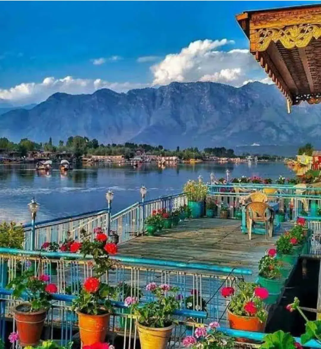 Romantic Kashmir tour Package